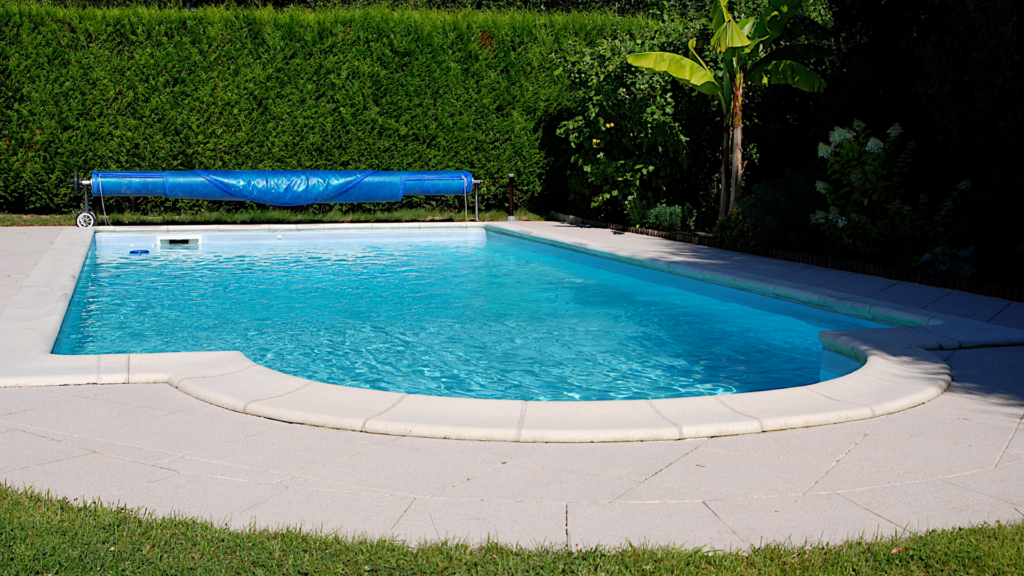 Piscina a skimmer