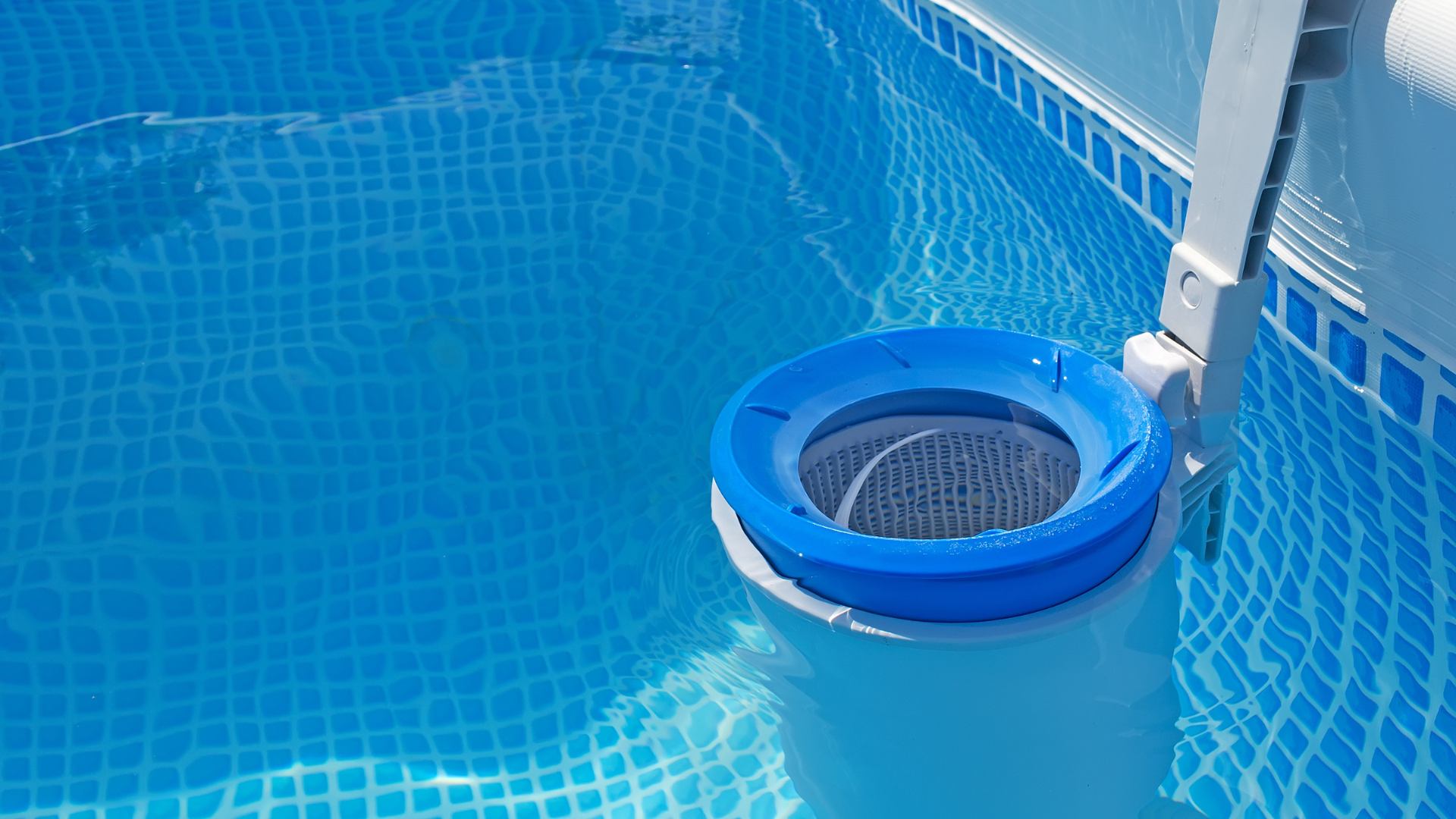 Filtro a sabbia per piscine pulito